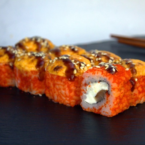  Новинка в "Токи"! Попробуйте наш эксклюзивный ролл " Сакана" 